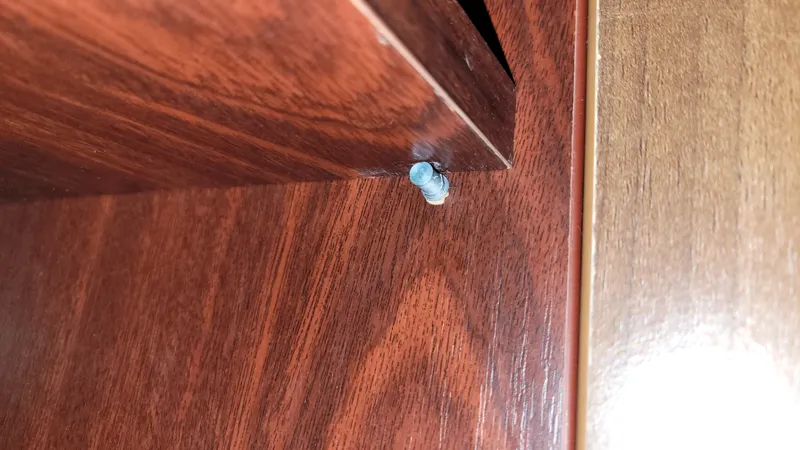 Shelf holder