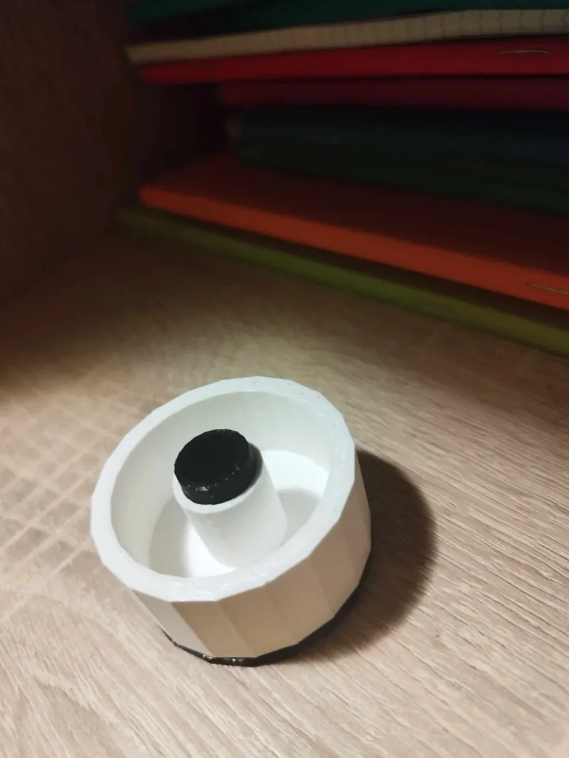 Simple Rotating Desk Organizer