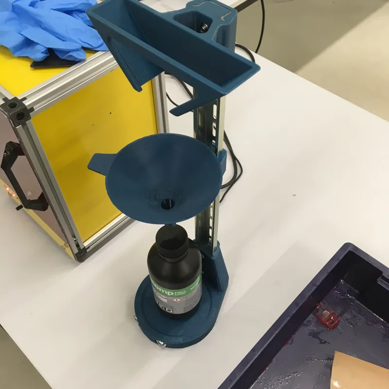 Resin vat and funnel stand (din rail mounted)