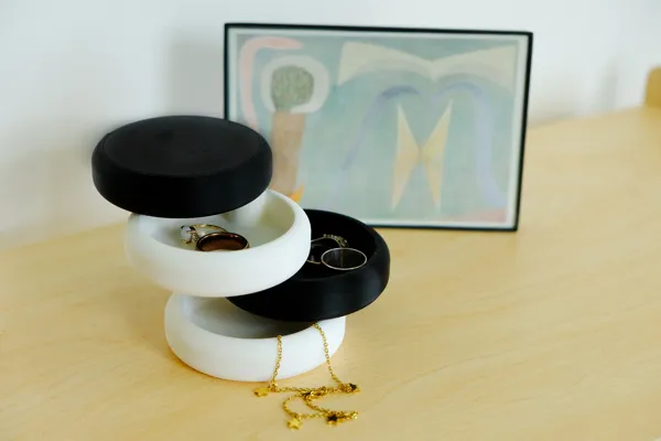 Boîte à bijoux pivotante ondulée