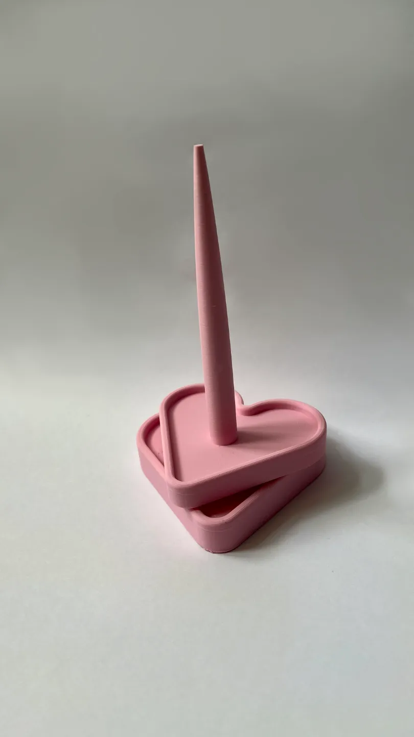Rotating Heart Yarn Spinner - No Bearings Needed view 3