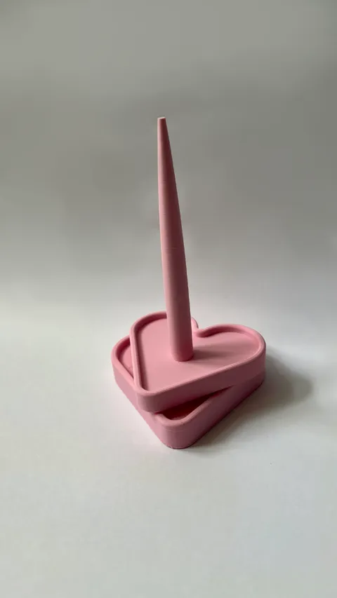Rotating Heart Yarn Spinner - No Bearings Needed view 3