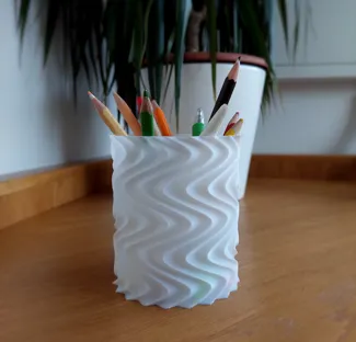 Wavy Pencil Holder - vase mode