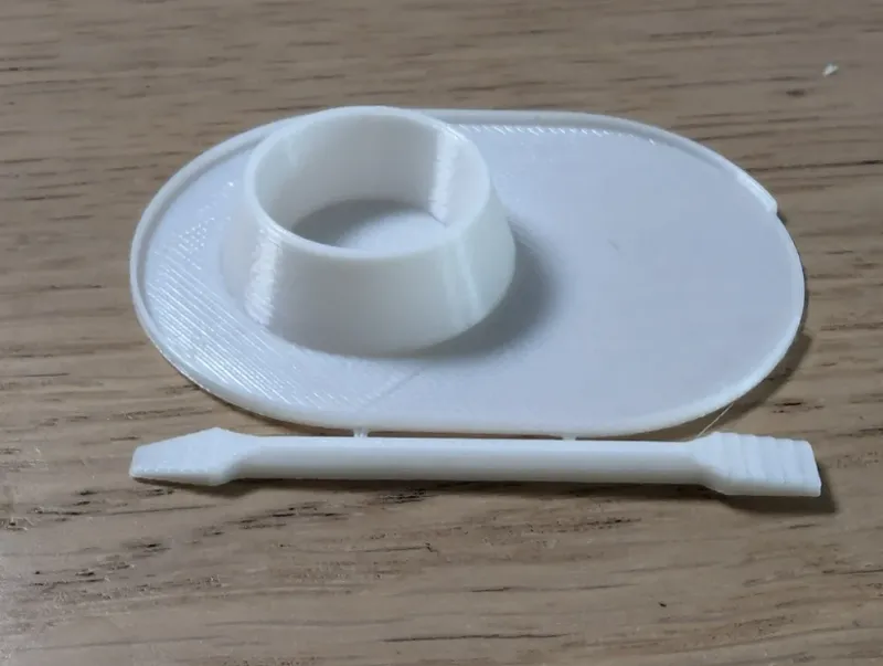 Stackable epoxy cup with spatula