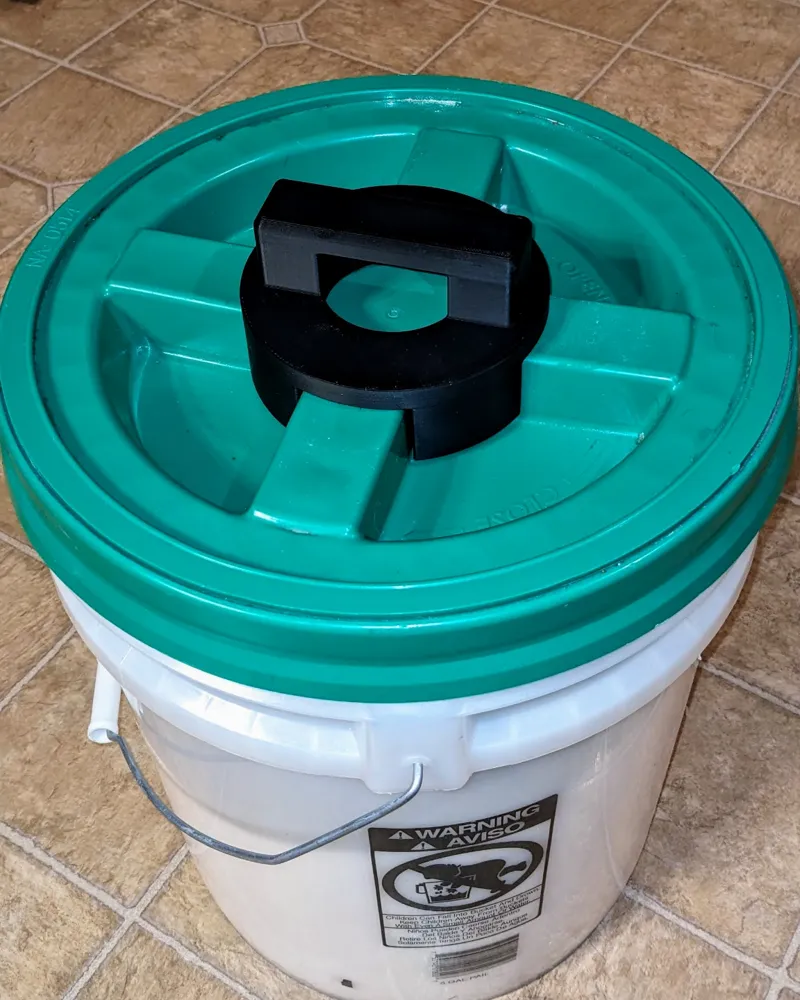 Gamma Seal Lid Opener