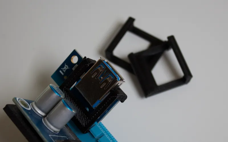 IMPROVED STRONGER PCIE RISER CLIP LOCKS