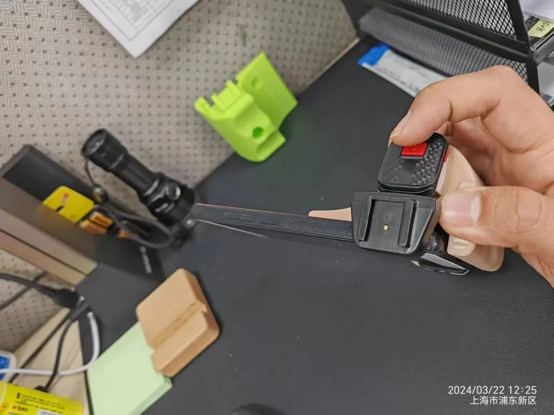 Camera camera handle