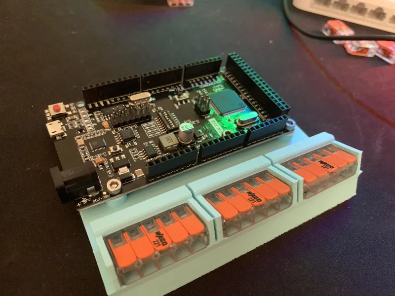 Arduino Mega mount with 3 wago 5clip mounts