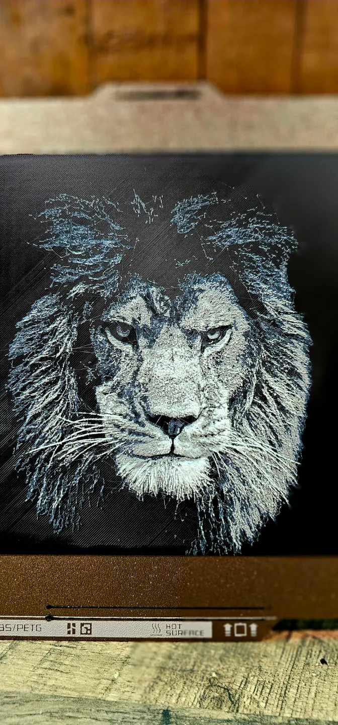 HueForge Black / White Lion