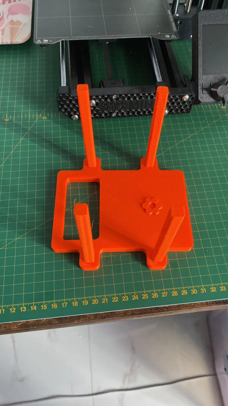 Phone holder for crack monitor reading