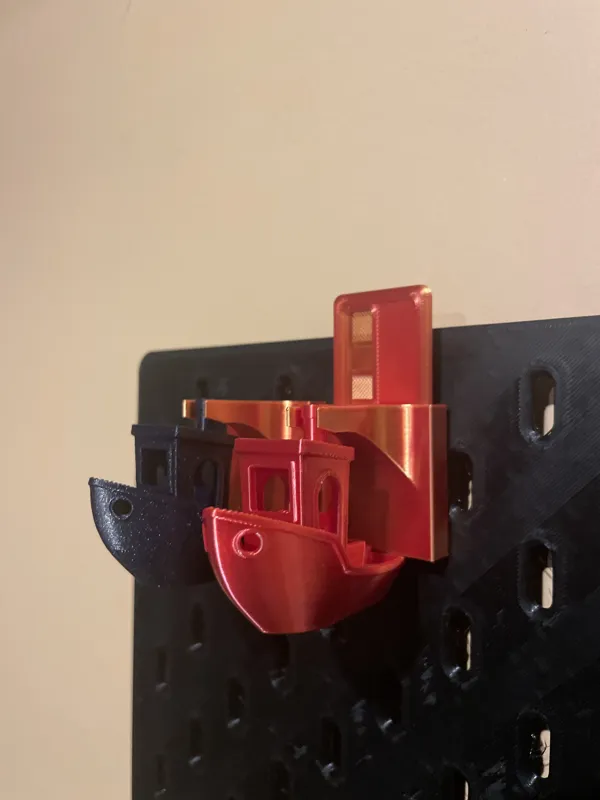 Compact Swatch Benchy mount for Skadis