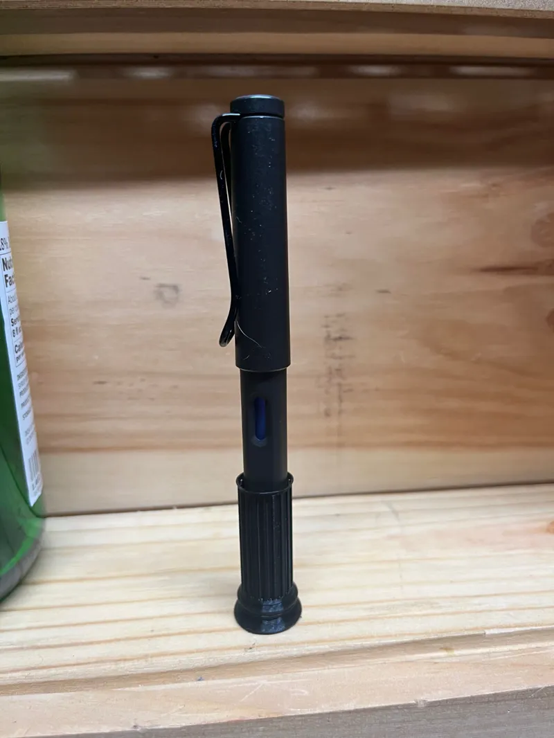 lamy safari stand, roman column stand