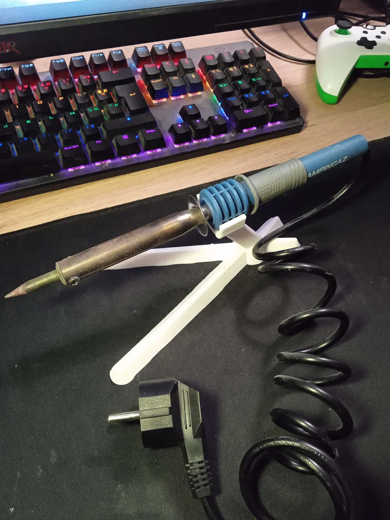 Soldering stand for Campingaz solder