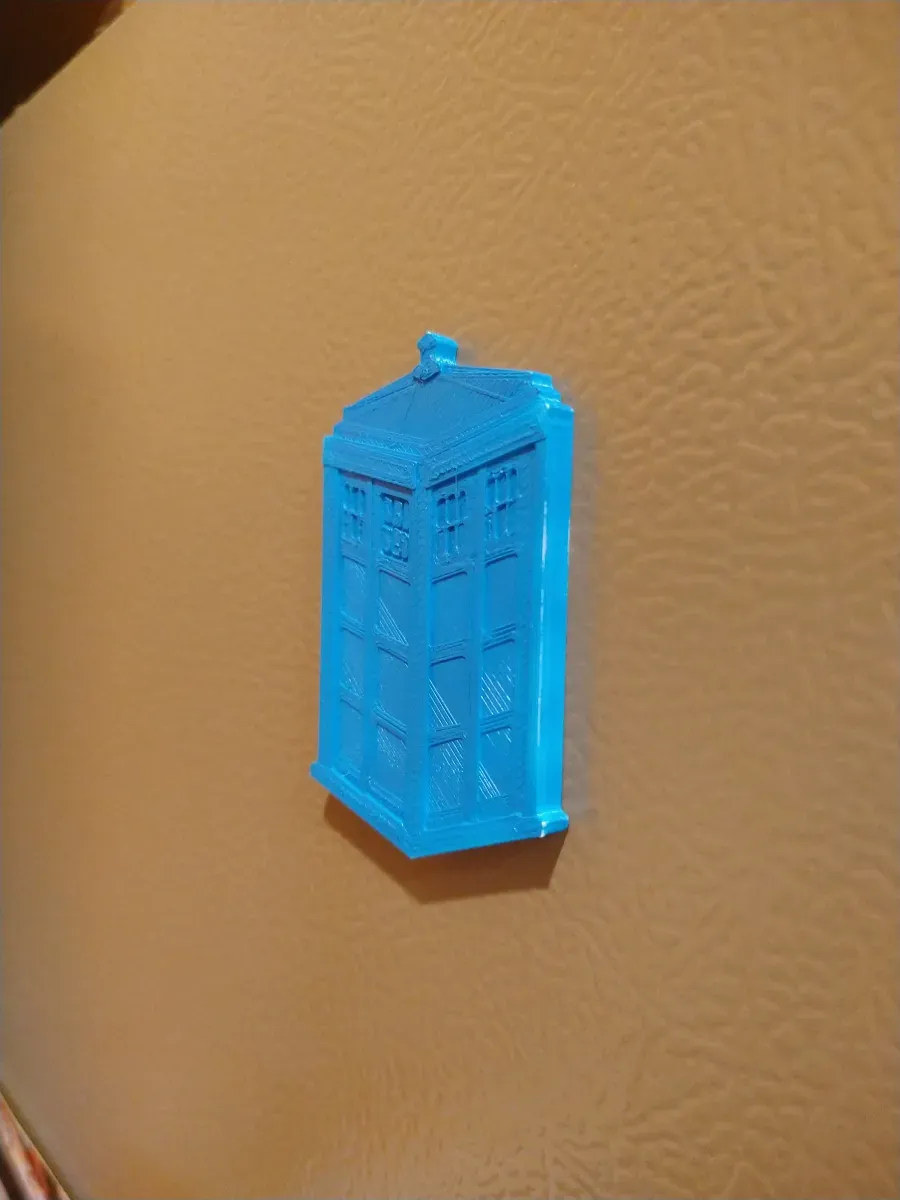 Doctor Who Tardis Magnet by Blaise MakerWorld: Download Free 3D Models