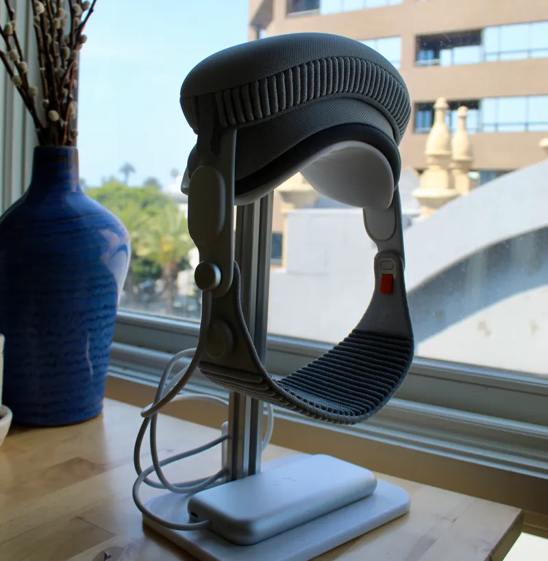 Apple Vision Pro Stand for 2020 Aluminum Extrusion