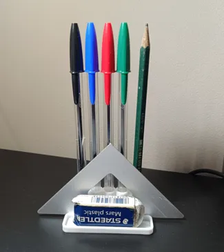 Minimalistic desktop organizer