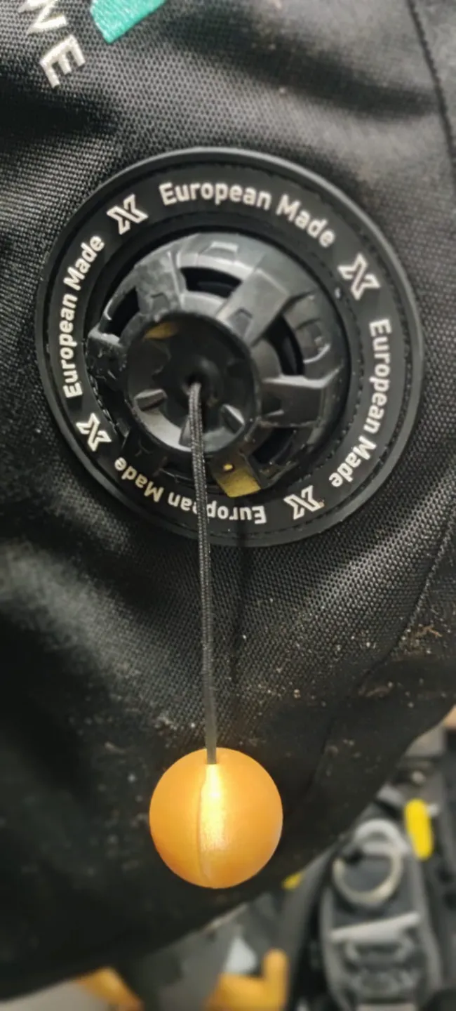 ball for dive jacket
