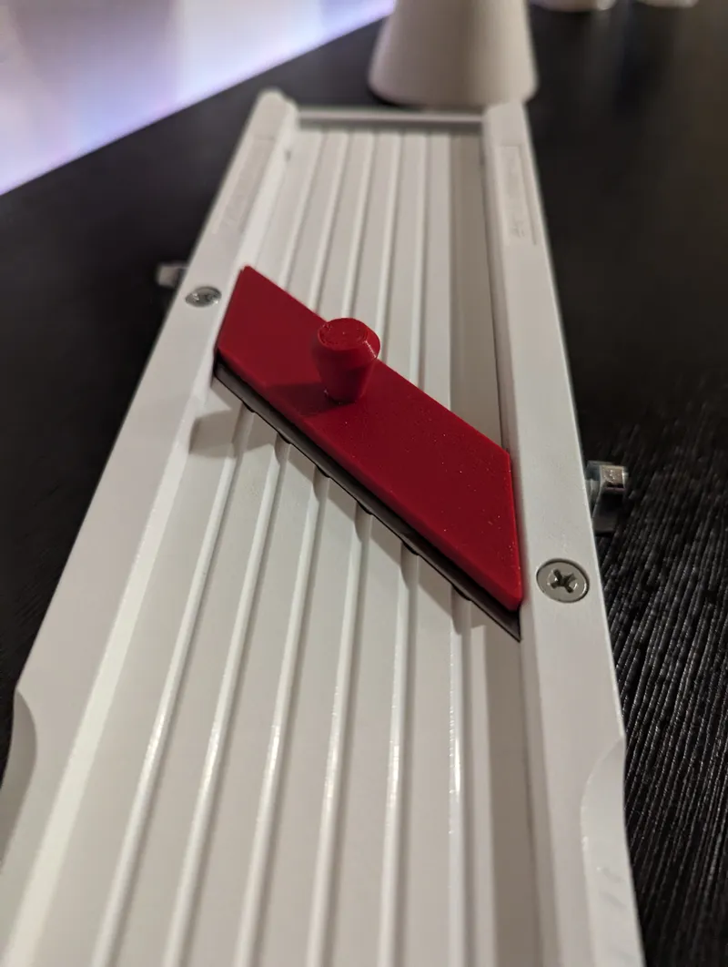 Mandolin slicer guard