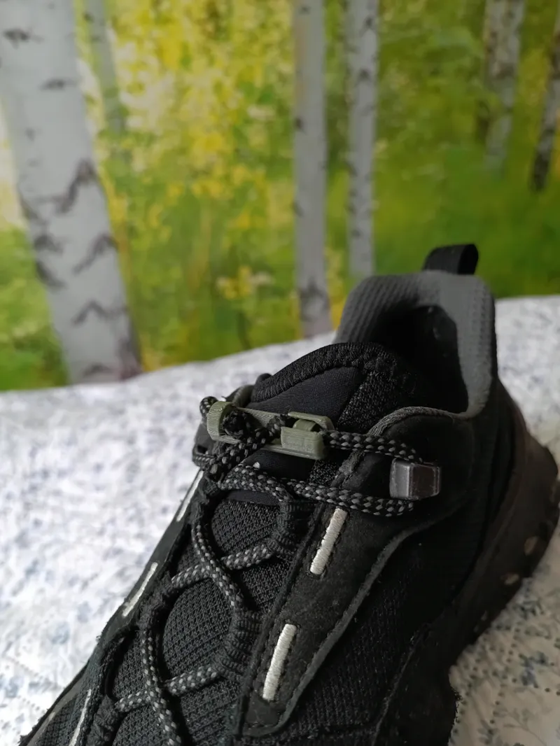 Cliptie - Clip-On-Shoelaces!