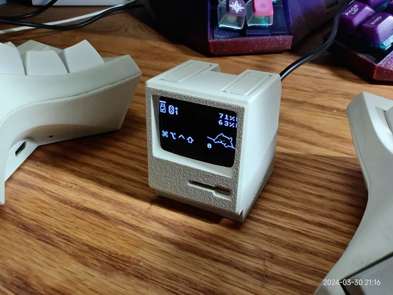 zmk keyboard Macintosh dongle display