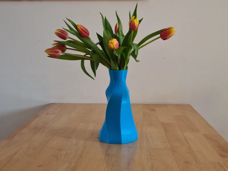 Spiral Rose/Flower Vase - Vase mode not required.