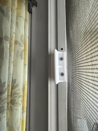 Bug Screen Handle