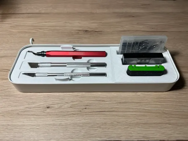 Rangement pour outils de finition sur panneau Ikea Skadis