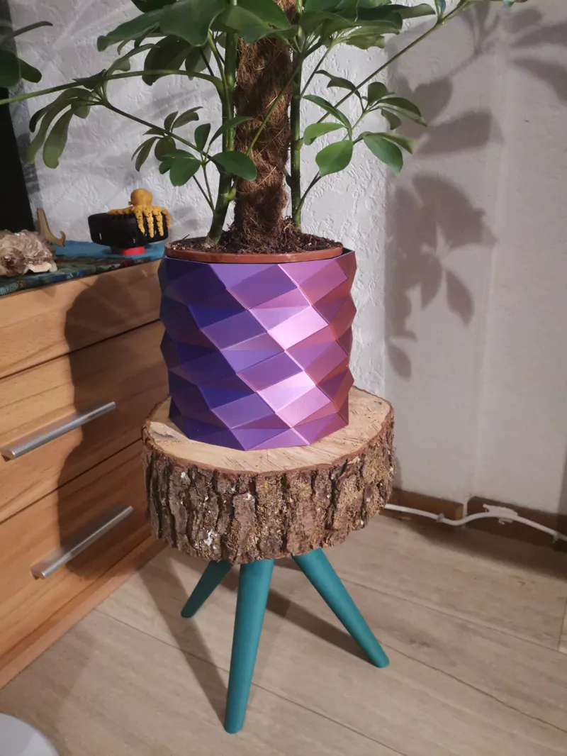 Legs for tiny table, robust and sturdy