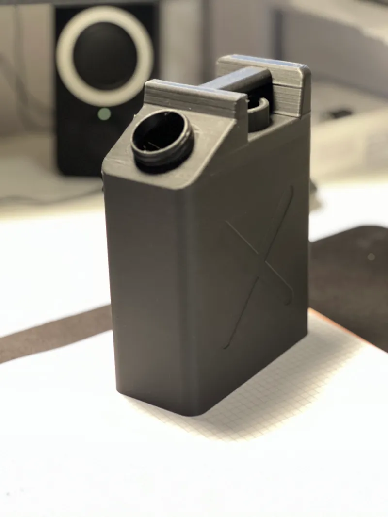 Useable Jerrycan (Gascan) with thread