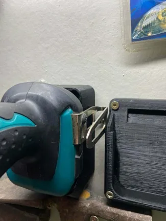 Makita Drill BDF343 Wall Mount w. orig. Belt Clip