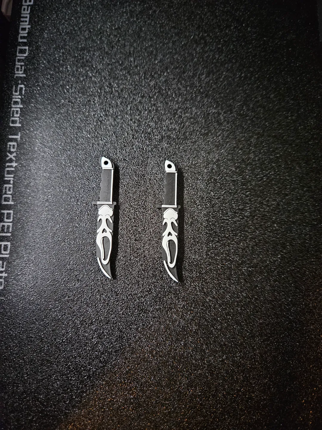 Scream horror knife earrings view 2