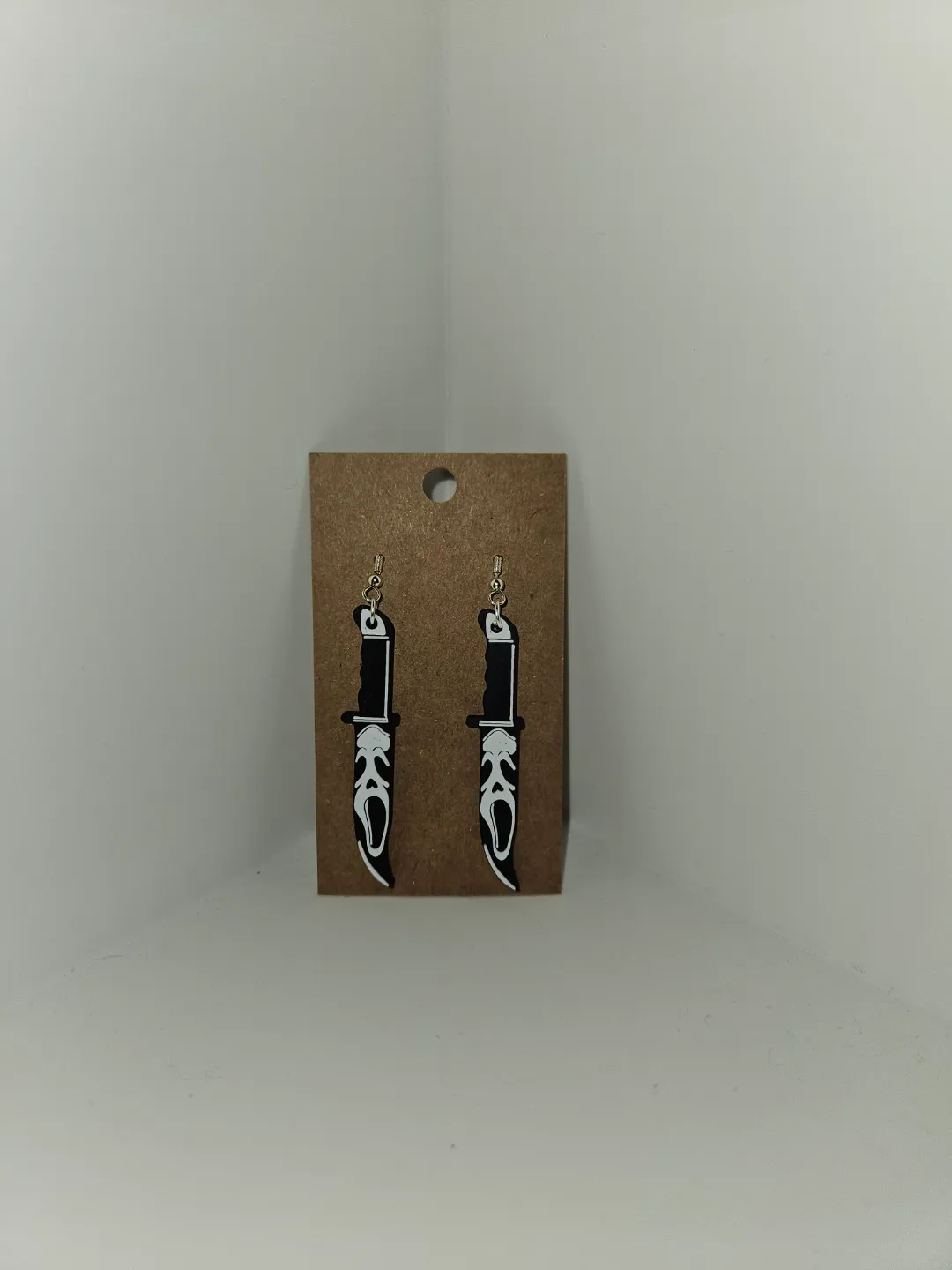 Scream horror knife earrings view 4