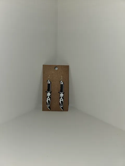Scream horror knife earrings view 3