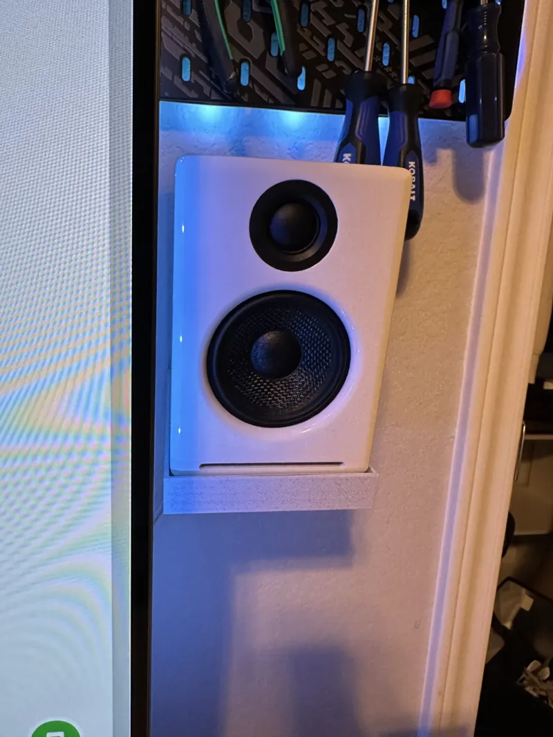 Audio Engine Speakers Wall Mount / shelf