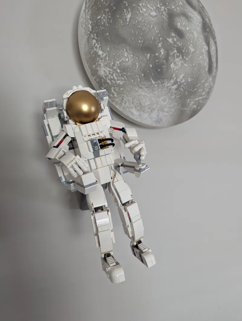Wall Mount for Brick Space Astronaut 31152