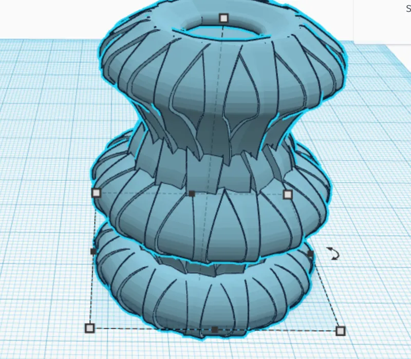 swirly vase