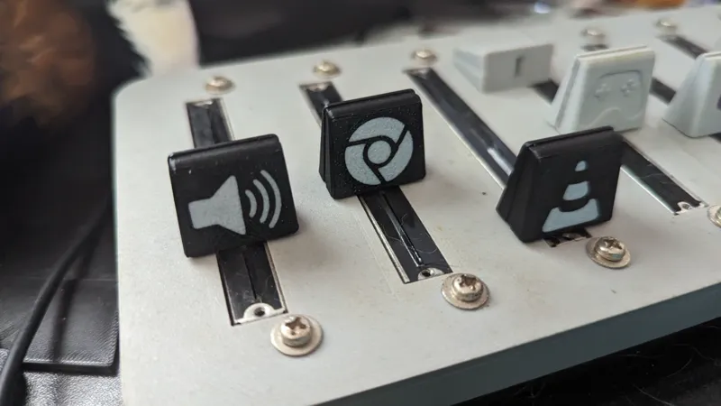 Fader Knob two tone master slider deej