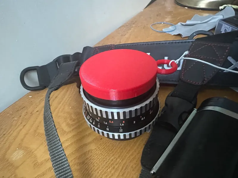 Pentacon Six lens 80mm cap