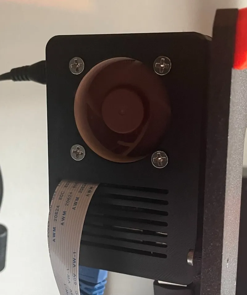 Clip-on 3B+ Case Top- Moved Fan