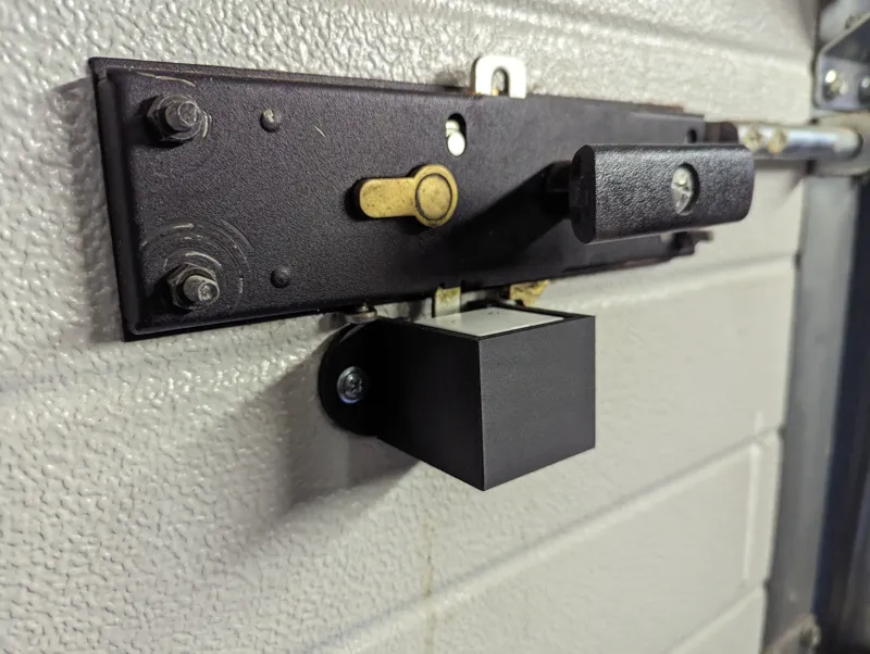 Fingerbot wall mount