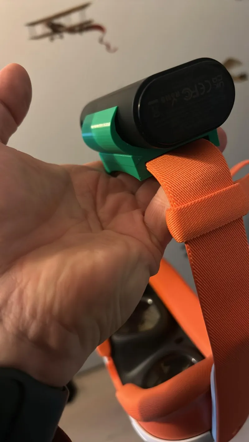 Quest 3 power bank holder