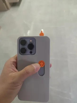 iPhone 13pro竖中指手机壳