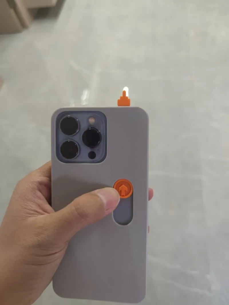 iPhone 13pro竖中指手机壳