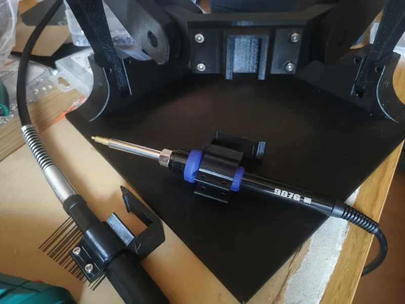 Screwless Tool clip for 99% 3d-printed heat press