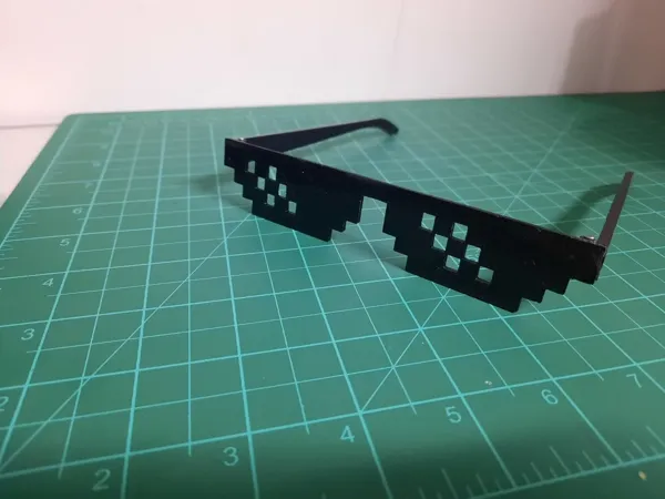 Lunettes rigolotes à assembler