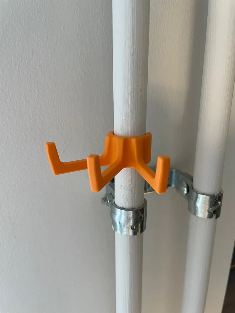 Push fit triple hook for 20 mm tube