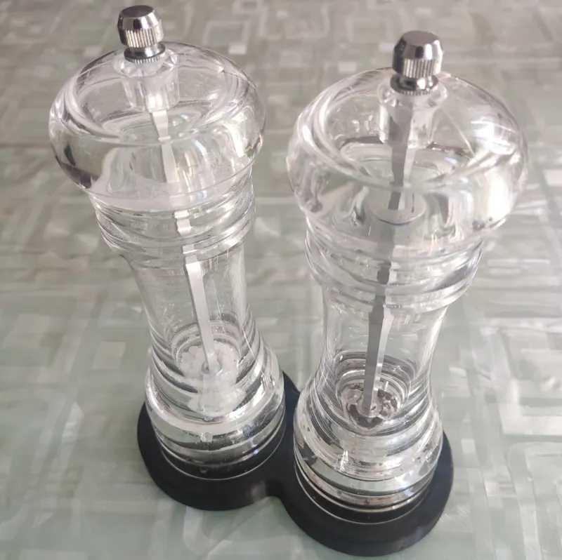 salt and pepper stand