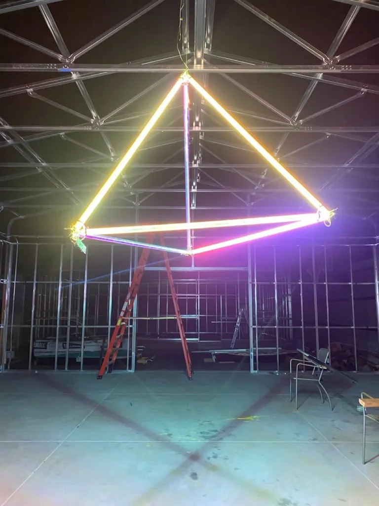 Tetrahedron Lamp