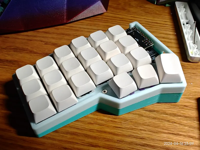 Corne 3x6 Case with 2000mah for 睫毛ZMKPCB 大电池轻便外壳