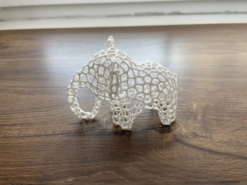 Cute elphant (voronoi)